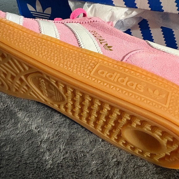 Adidas Gazelle Women's Pink and White Sneakers size Women’s 10 brand new!!! - Picture 5 of 5